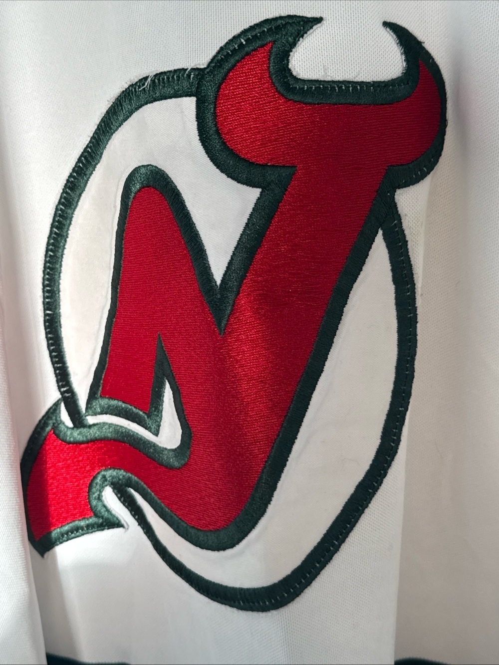 Vintage 1980s New Jersey Devils Christmas Colours Jersey Size XL Maska - Picture 3 of 7